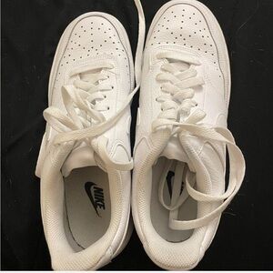 Size 9 Nike shoes. Barely worn